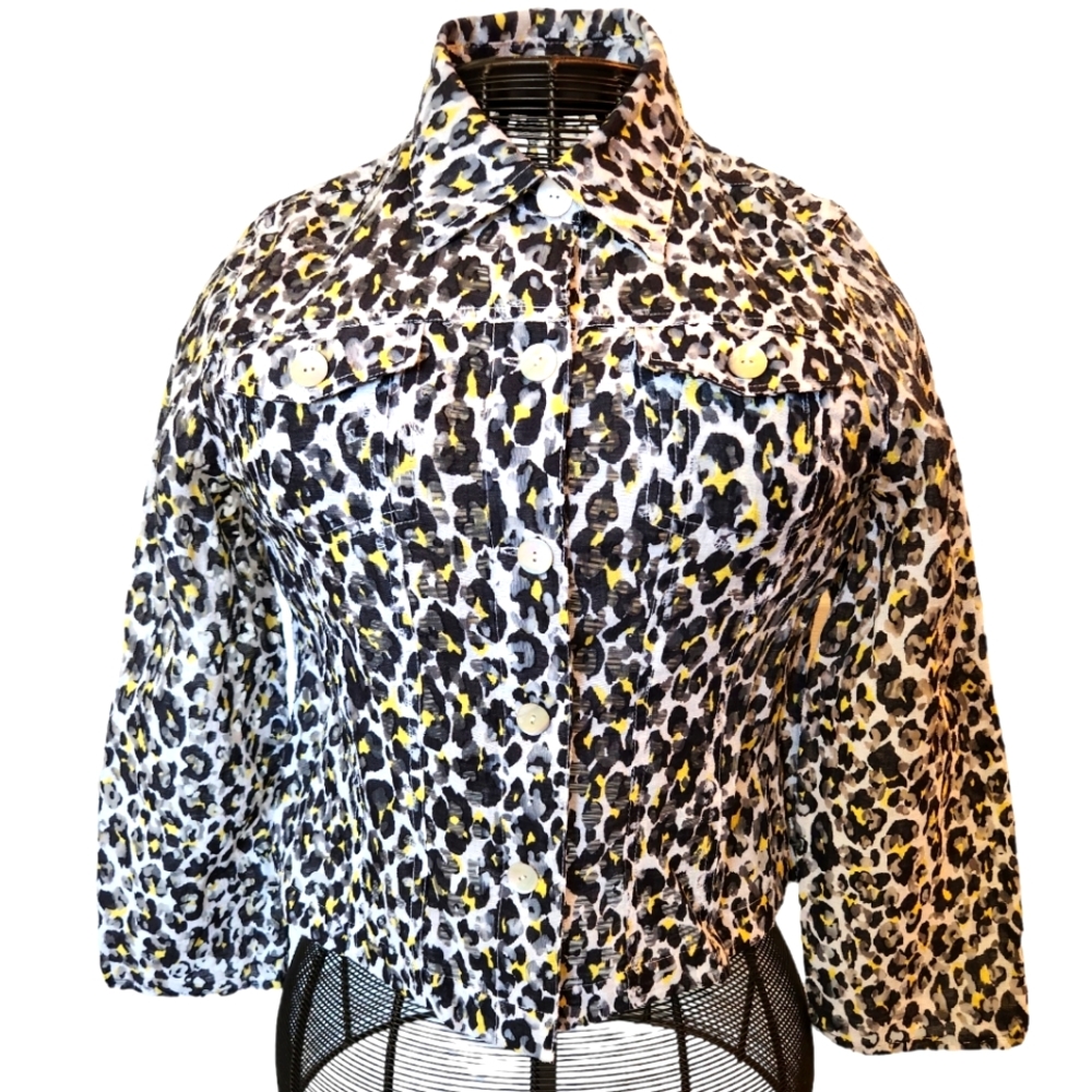 RUBY RD. PETITE size 12P. Button-up sheer animal print top/ layering piece.